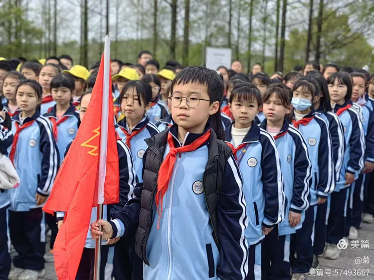 缅怀革命先烈,争做时代新人